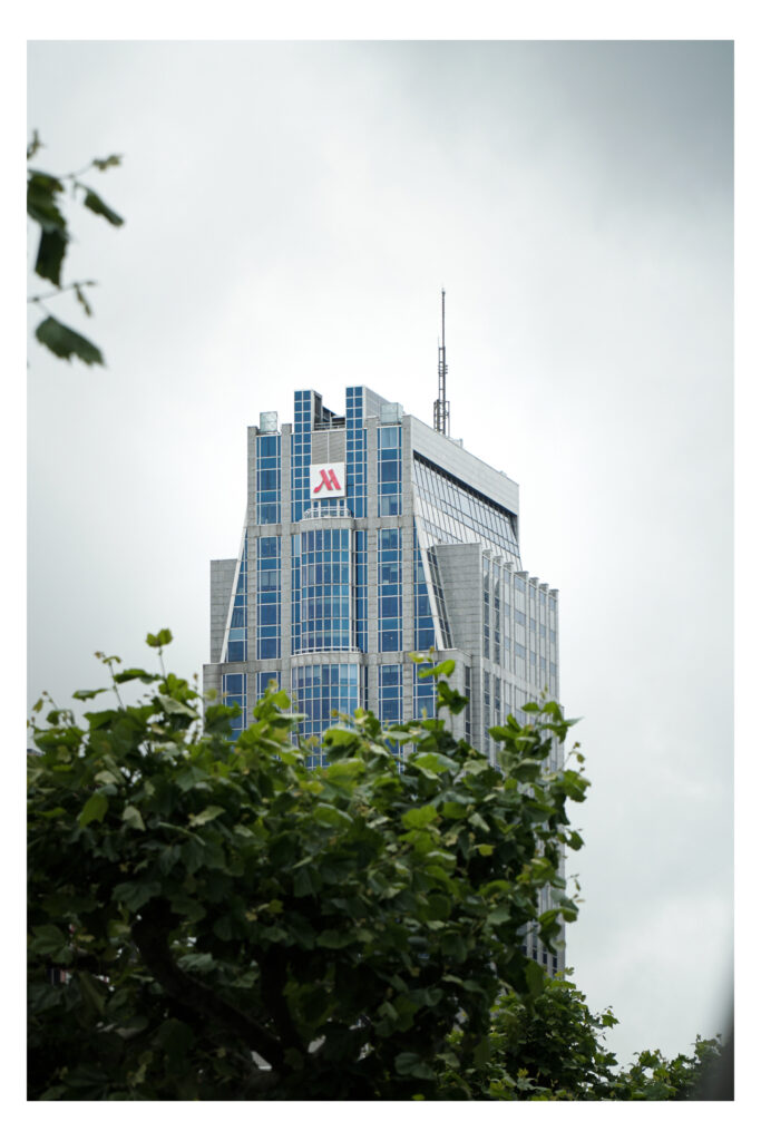 Marriot Bewerkt Jpg 683x1024