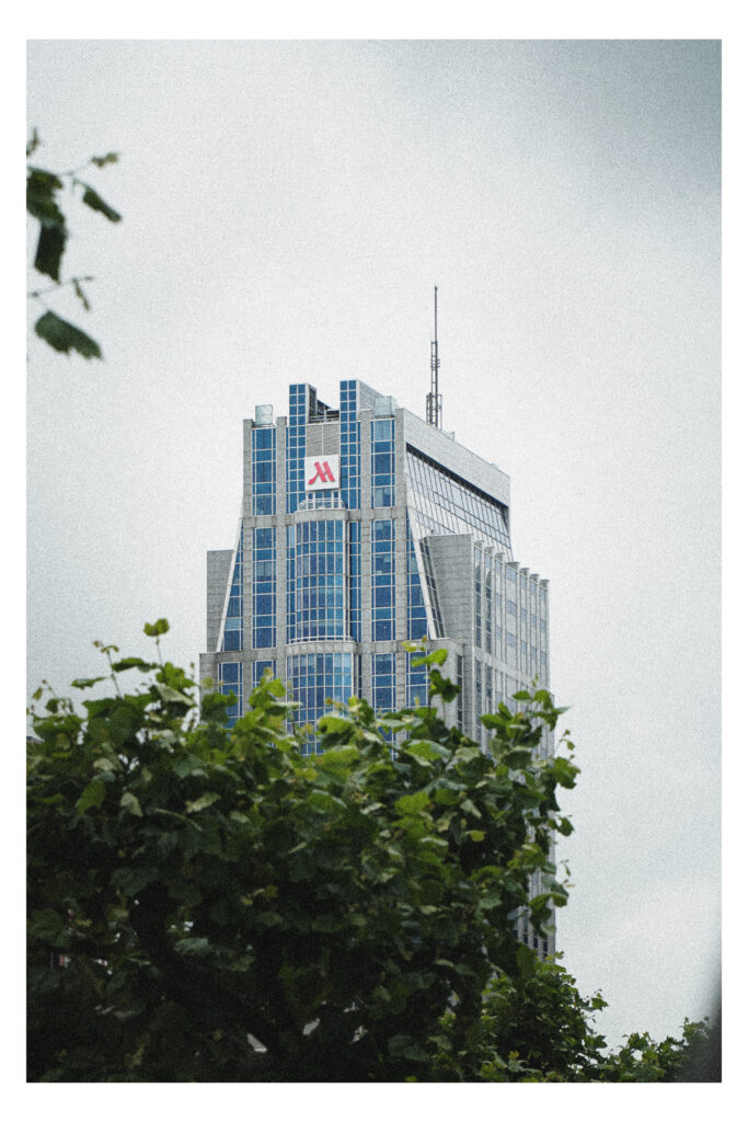 Marriot Bewerkt Jpg Grain 683x1024